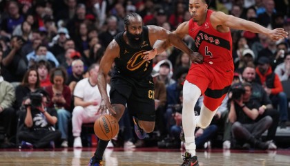 官方网站-NBA首轮总结，半决赛对阵分析，老年球星越来越难统治比赛了|季后赛|詹姆斯·哈登|常规赛|抢七|俄克拉荷马雷霆队_新浪体育_新浪新闻