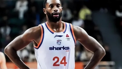 九游娱乐城-上海110-80战胜福建 球员评价：弗格满分，洛夫顿良好，10人及格