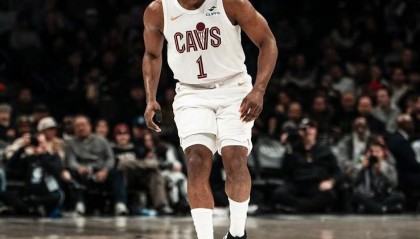 九游APP-哈登22+9+8NBA历史第三人，米神缺阵双塔37分，骑士送篮网8连败